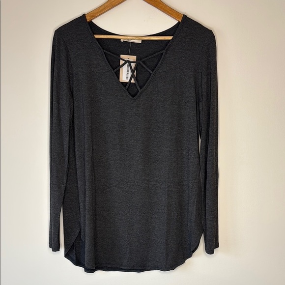 a.gain V Neck Long Sleeve Curved Hem Tunic - Picture 1 of 5